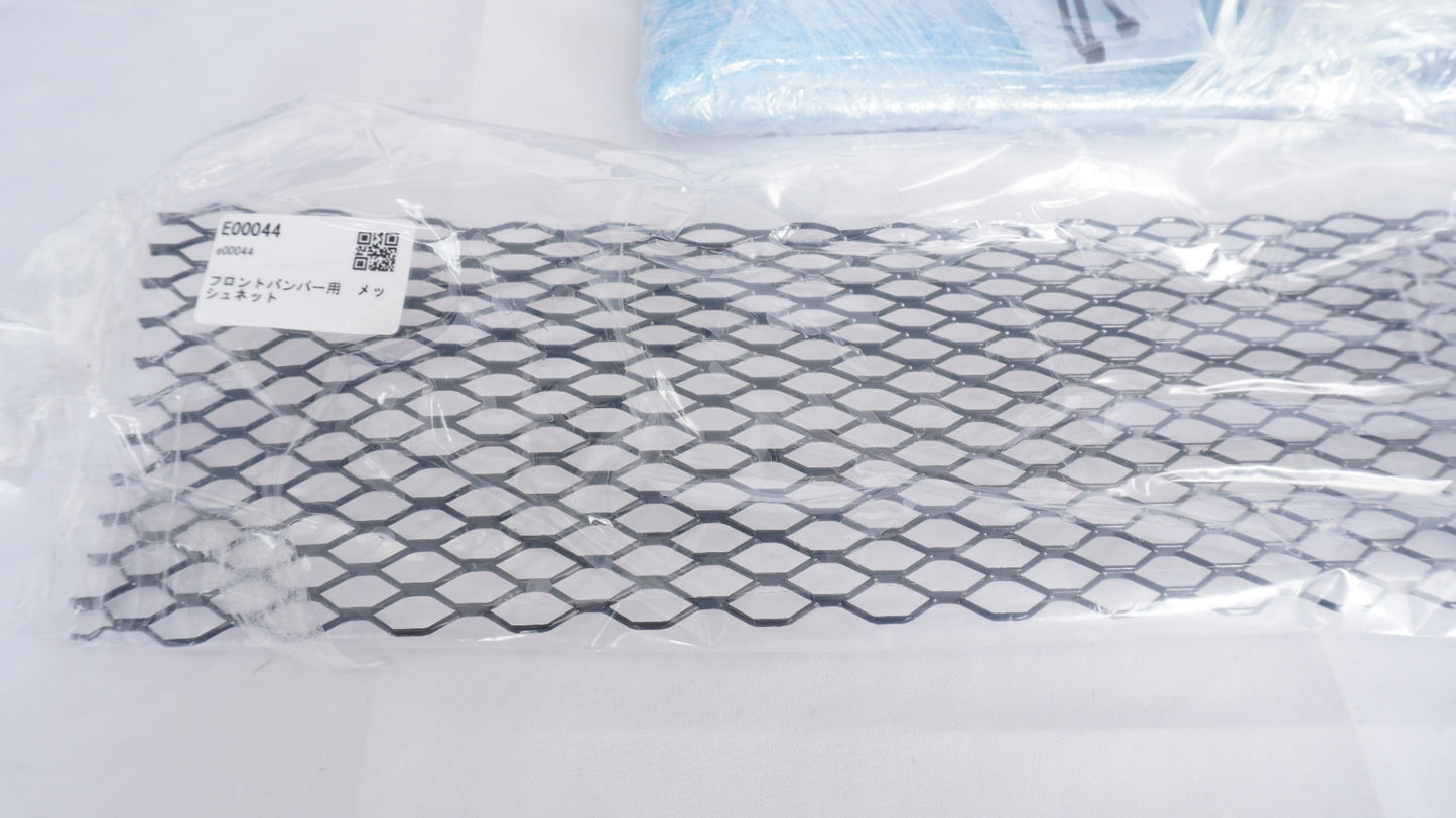 未使用品 ショウワガレージ ABSフロントバンパースポイラー 塗装済み(シボブラック) E00601 JC用穴あり シエラ JB74 ノマド JC74 バンパー / E00039 スキッドプレート付 シルバー