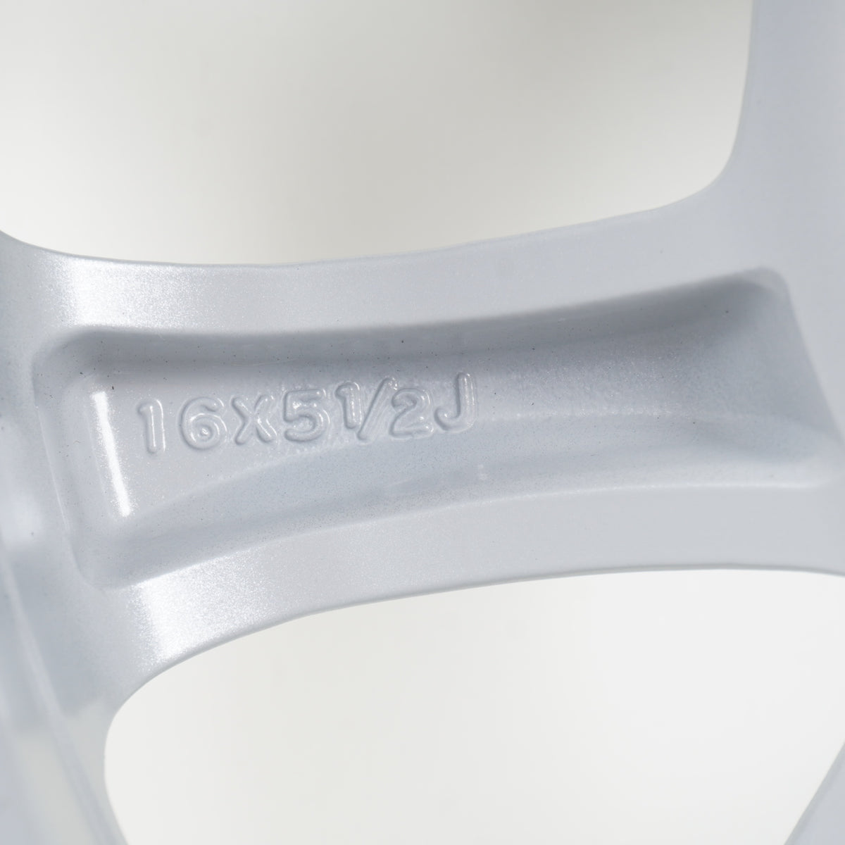【ほぼ未使用】 スズキ純正部品 JB64ジムニー オプション アルミホイール 16×5.5J +22 139.7-5H 1本
