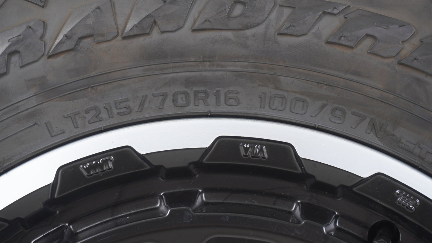 シーエルリンク ユニオンリム UNIONRIM HR MB/MC 16×5.5J +20 139.7-5H / ダンロップ グラントレック GRANDTREK XS1 215/70R16 WL ブラックレター側組み 2024年製 スタッドレス 4本セット