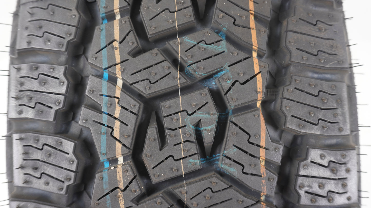 シーエルリンク オールドスタイルスチールホイール MB マットブラック 16×6J -5 139.7-5H / TOYO OPENCOUNTRY A/T3 WL 215/70R16 100T タイヤホイール5本セット