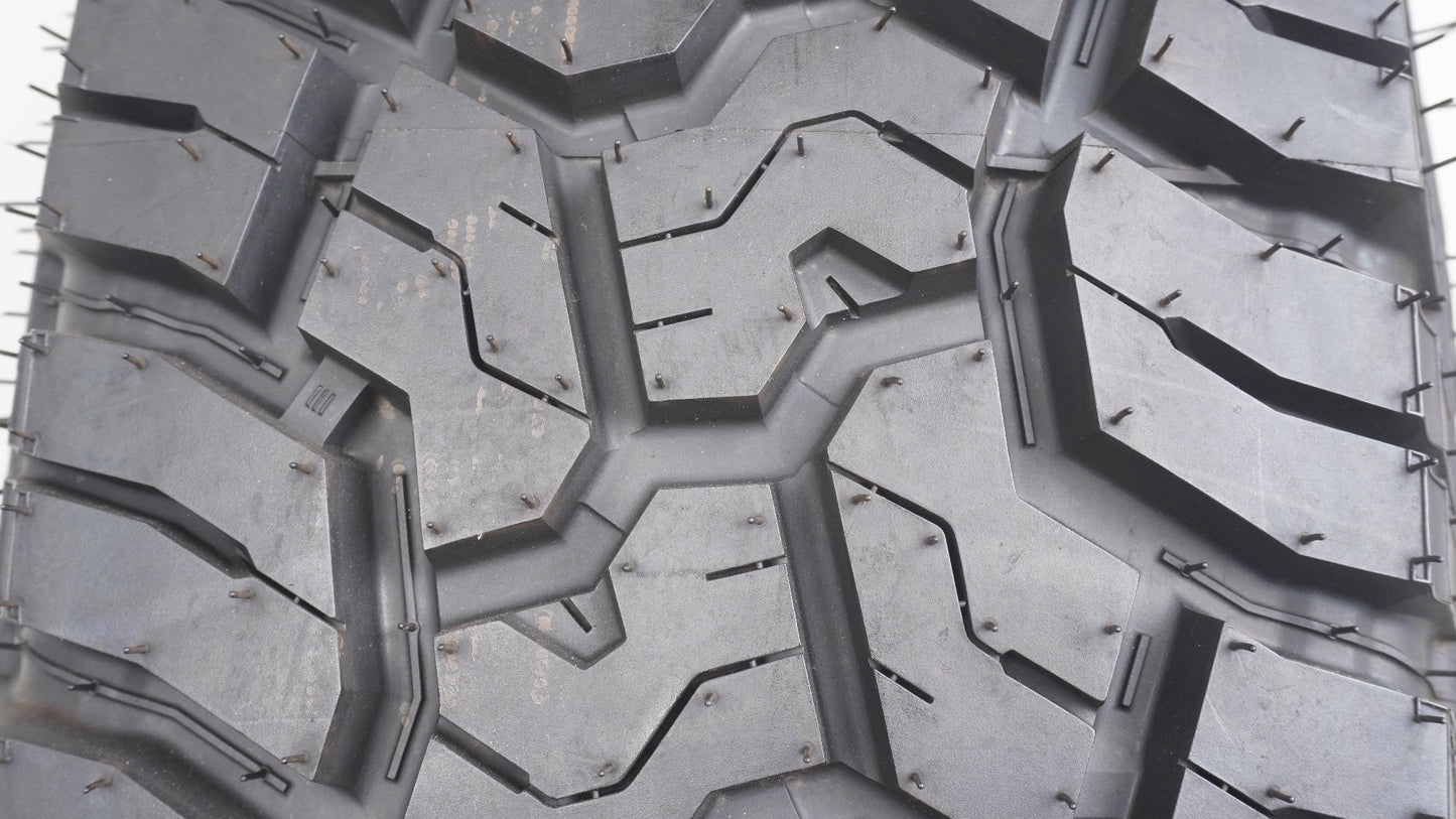 ヨコハマ ジオランダー GEOLANDAR X-AT G016 LT 215/70R16 100/97Q 2023年製 1本 未走行