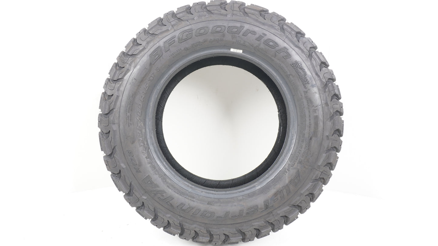 【走行僅か】【冬タイヤ規制対応】 2025年製 BFGoodrich ALL-TERRAIN KO3 グッドリッチ オールテレーン LT195/80R15 107S 4本