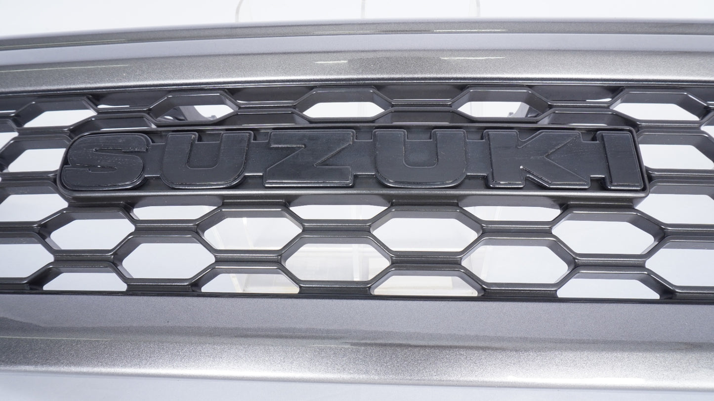 ジムニー JB64W シエラ JB74W フロントグリル（純正オプション品）グレー SUZUKIエンブレム自家塗装