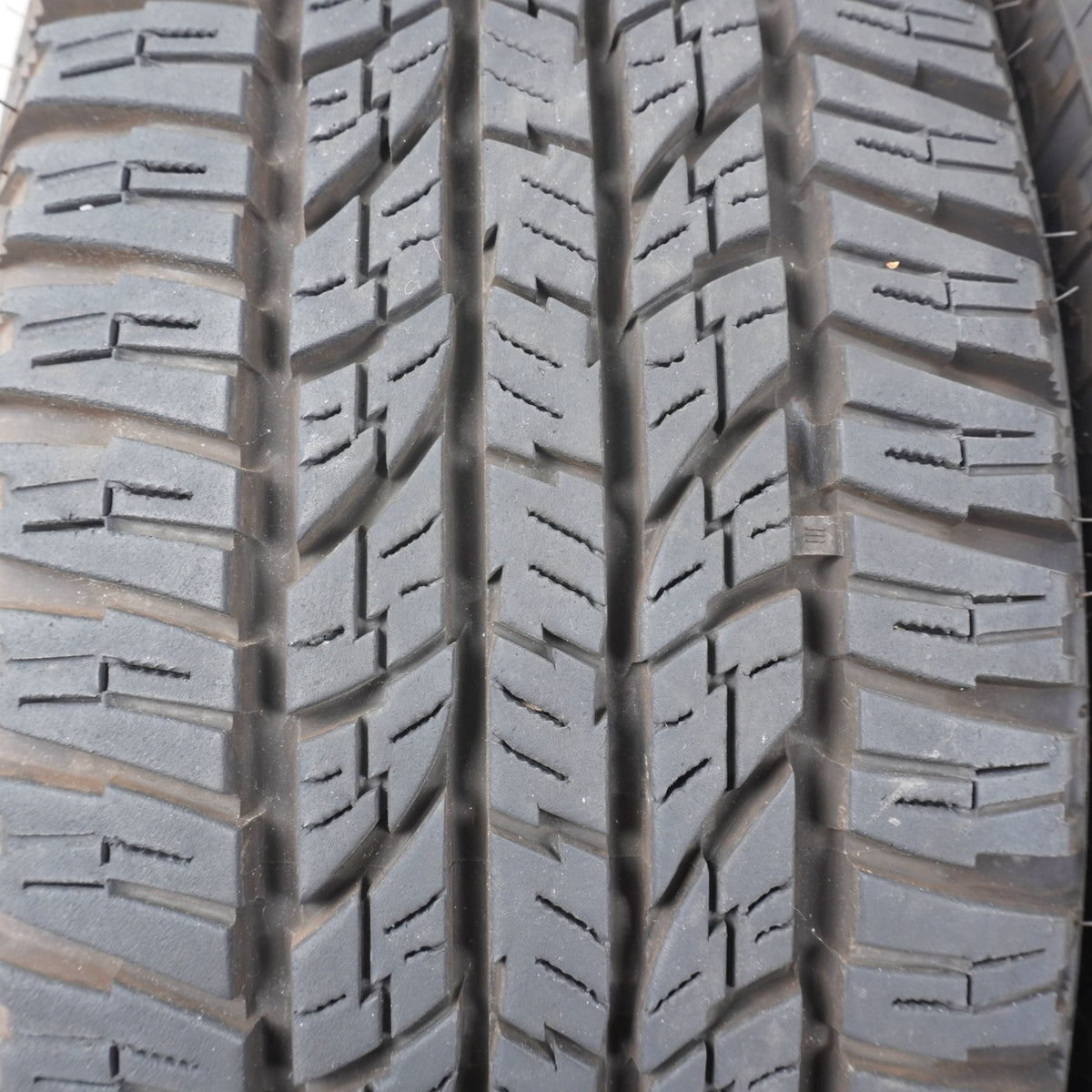 【冬タイヤ規制対応】 2023年製 YOKOHAMA GEOLANDAR A/T G015 OWL ヨコハマ ジオランダー 235/70R16 4本 ホワイトレター