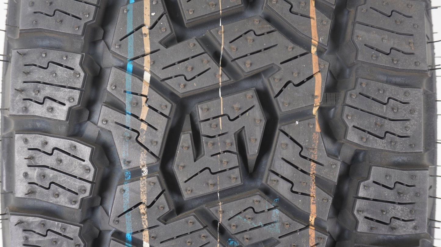 シーエルリンク オールドスタイルスチールホイール MB マットブラック 16×6J -5 139.7-5H / TOYO OPENCOUNTRY A/T3 WL 215/70R16 100T タイヤホイール5本セット