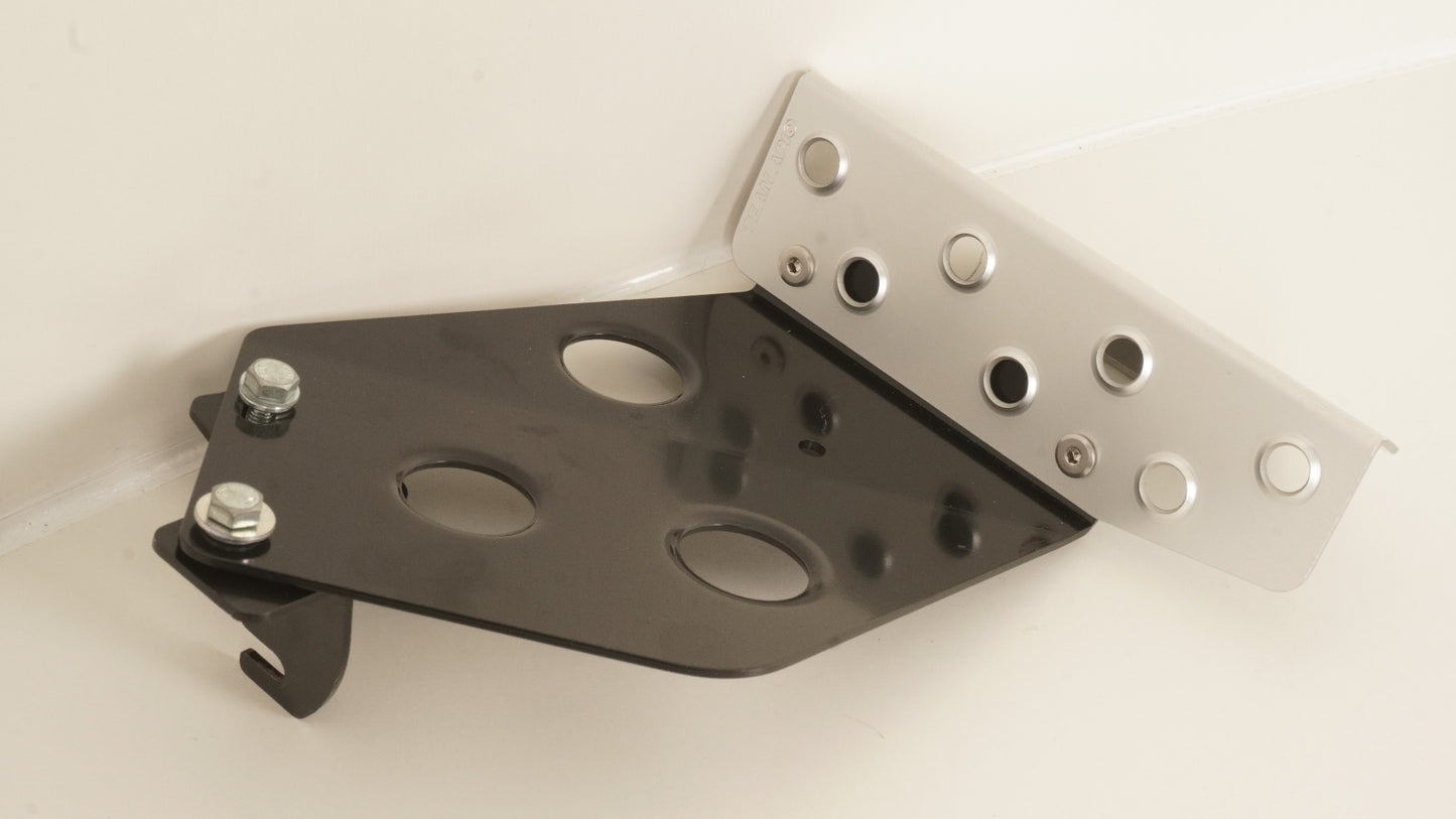 APIO アピオ MTドライバーズフットレスト・ジムニーJB64,JB74 マニュアル車用