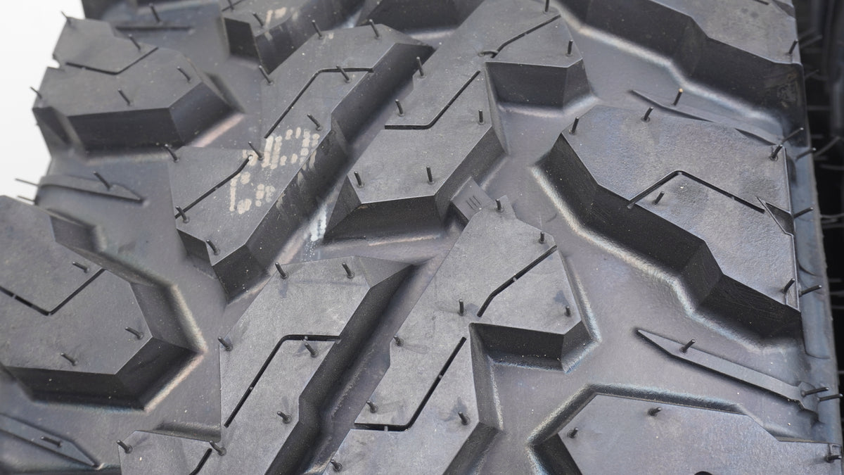YOKOHAMA GEOLANDAR ヨコハマ ジオランダー M/T G003 235/75R15 2025年 未使用品 4本