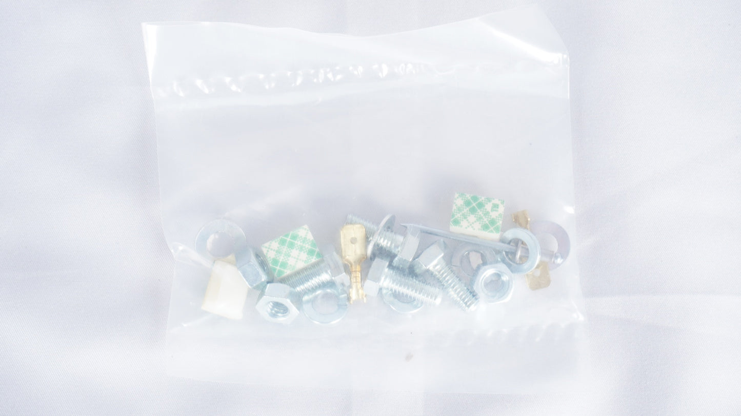 【未使用品 】 ハイブリッジファースト 穴あけ不要ナンバー移動キット JB64 ジムニー クロームメッキ ※JB74は車検に通りません
