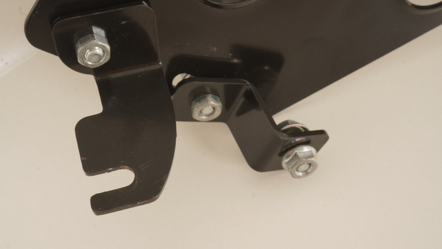 APIO アピオ MTドライバーズフットレスト・ジムニーJB64,JB74 マニュアル車用