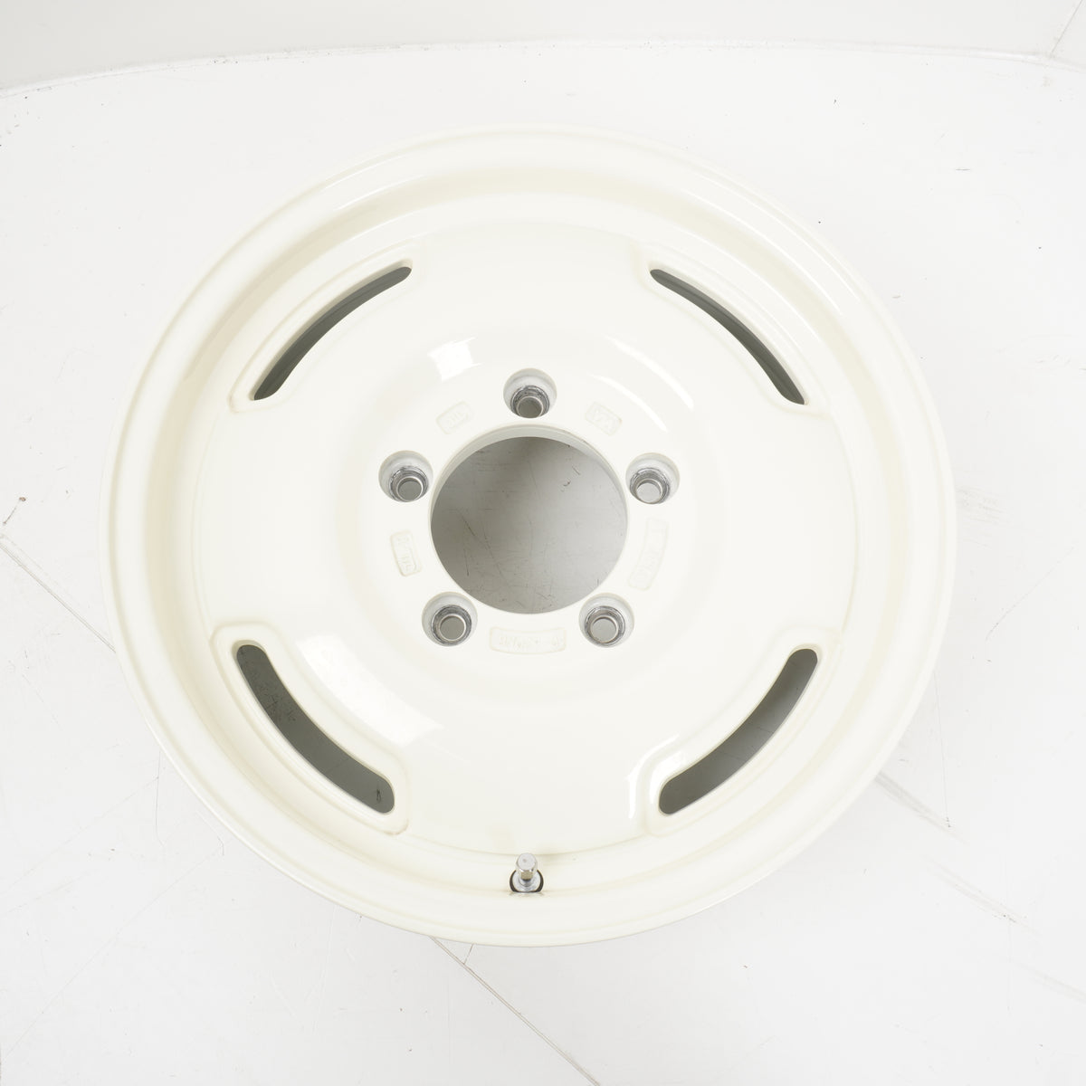 APIO アピオ WILDBOAR SR+ ワイルドボア コットンホワイト 16×5.5J+20 139.7-5H 4本 ホイール