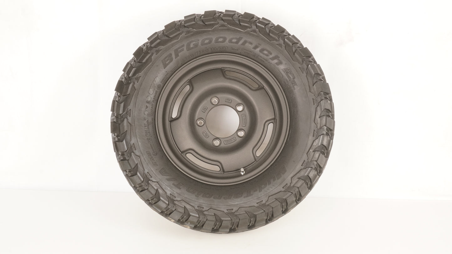 アピオ　ワイルドボアSR  BFグッドリッチ KM3 MT215/75/R15 4本