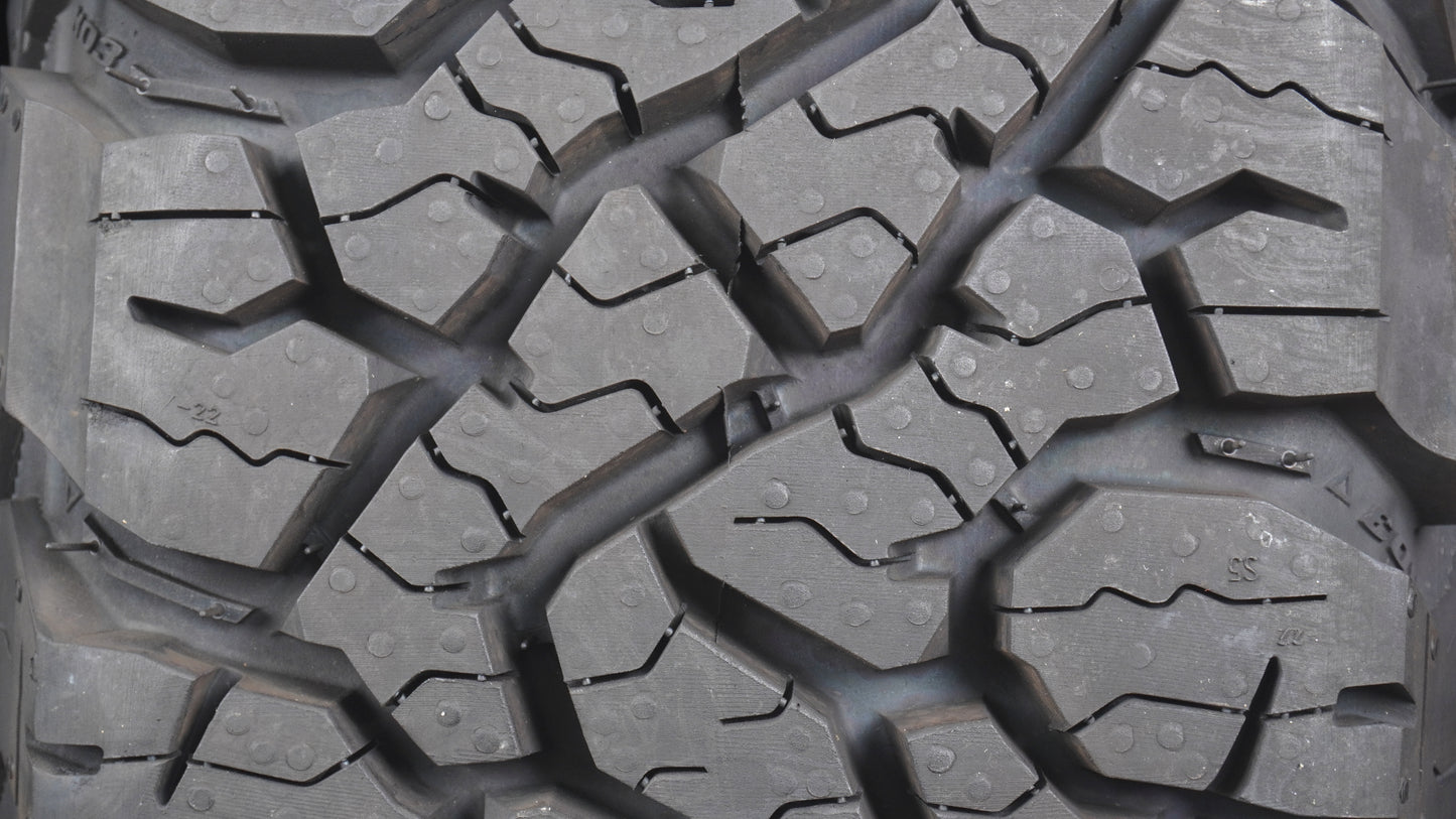 【走行僅か】【冬タイヤ規制対応】 2025年製 BFGoodrich ALL-TERRAIN KO3 グッドリッチ オールテレーン LT195/80R15 107S 4本