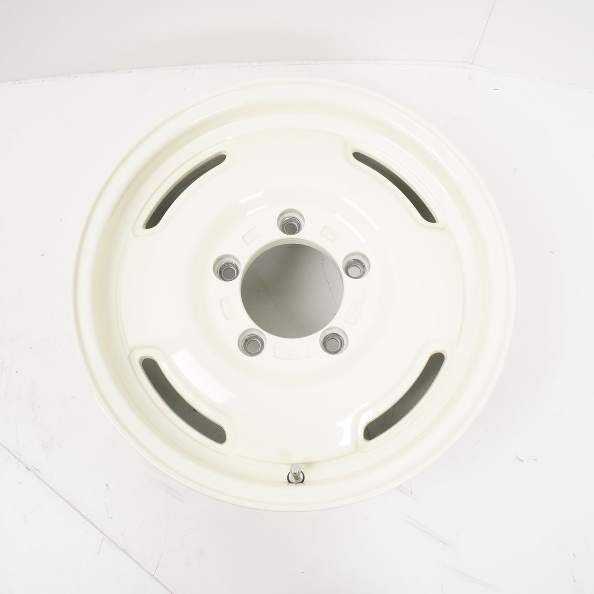 APIO アピオ WILDBOAR SR+ ワイルドボア コットンホワイト 16×5.5J+20 139.7-5H 4本 ホイール