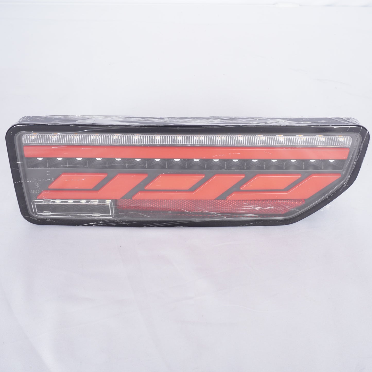 【未使用】 ショウワガレージ LEDテールランプ E00160 クリアレンズ レッドバー JB64 JB74 JC74 ジムニー シエラ ノマド