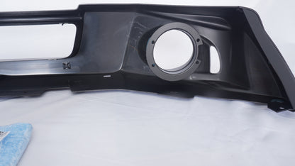 未使用品 ショウワガレージ ABSフロントバンパースポイラー 塗装済み(シボブラック) E00601 JC用穴あり シエラ JB74 ノマド JC74 バンパー / E00039 スキッドプレート付 シルバー