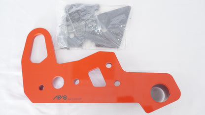 未使用品 APIO アピオ 純正バンパー用 【FL】純正バンパー用 フロント左 9mm 牽引フック レッド JB64 ジムニー JB74 シエラ ※ボルト旧タイプ